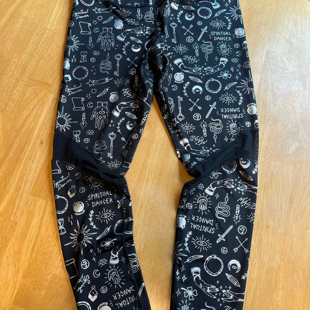 XL Zumba Fitness Dance Tribe Spiritual Dancer Graphic Leggings